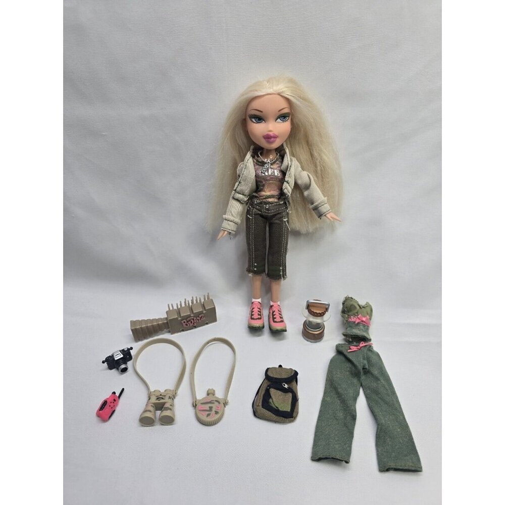 Bratz Adventure Girlz Cloe Doll MGA Fashion Doll With Accessories
